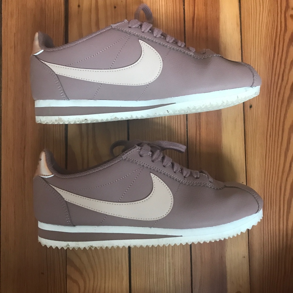 Nike Cortez throwback casual sneaker - worn 1x